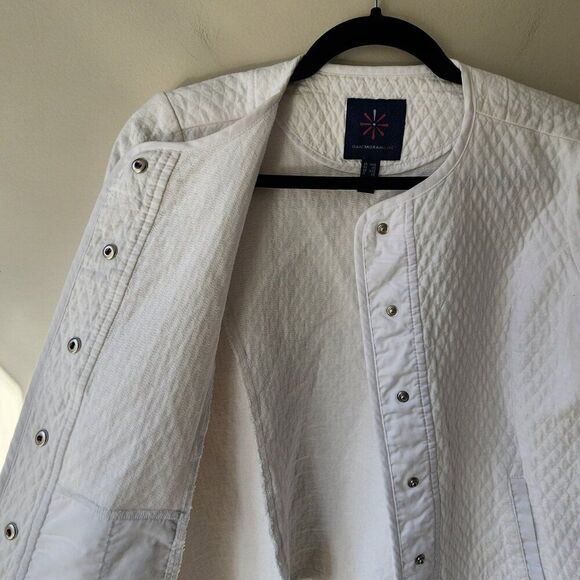 Women's XXS Isaac Mizrahi Quilted Jacket | White | Snap Button Down | Crew Neck - Picture 4 of 13
